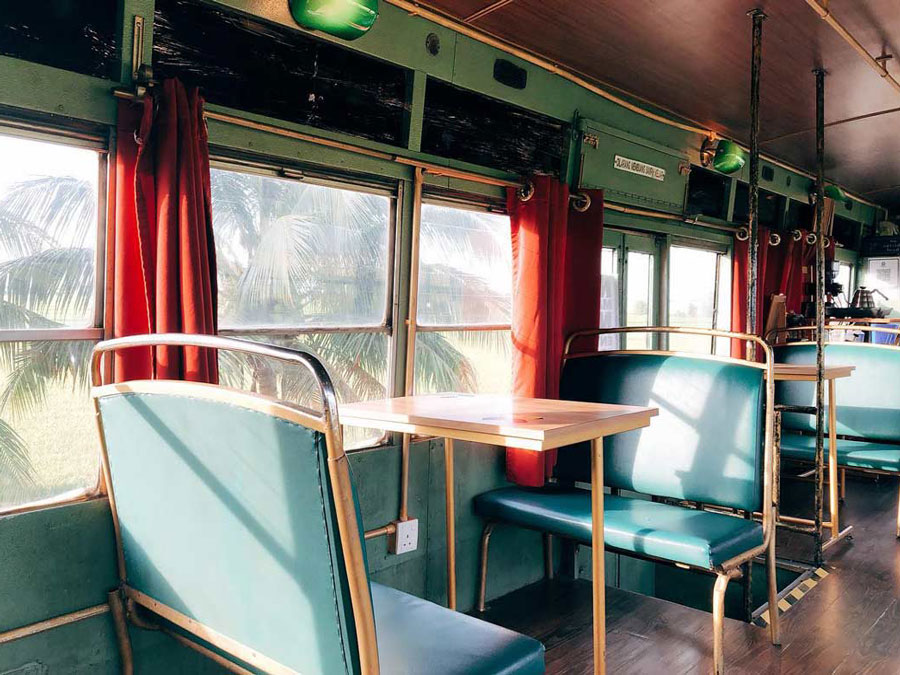  N.16 Bus Cafe (N.16 拾綠號) - Inner View