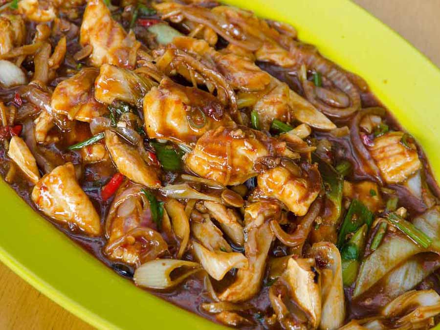 Restoran Wan Lau 旺盛海鲜酒家, Sekinchan. : Stir Fried Onion Fish Slice